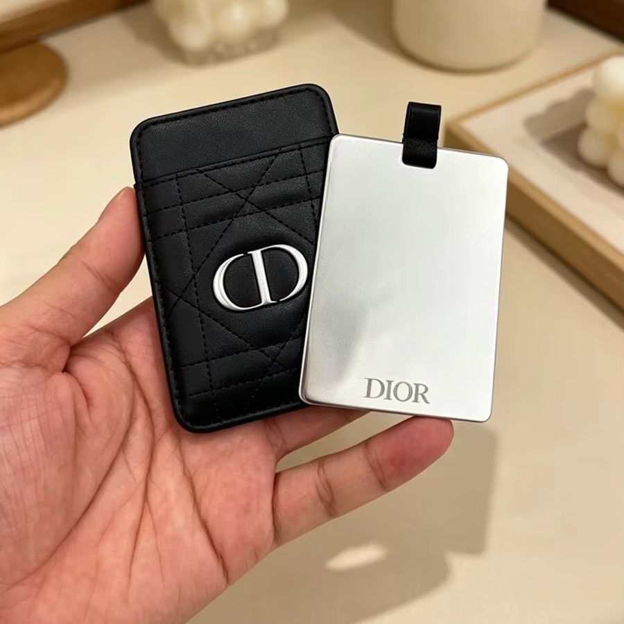 Dior Dior’s Bag Multi-function - Perfume Fine Fragrance recension och pris
